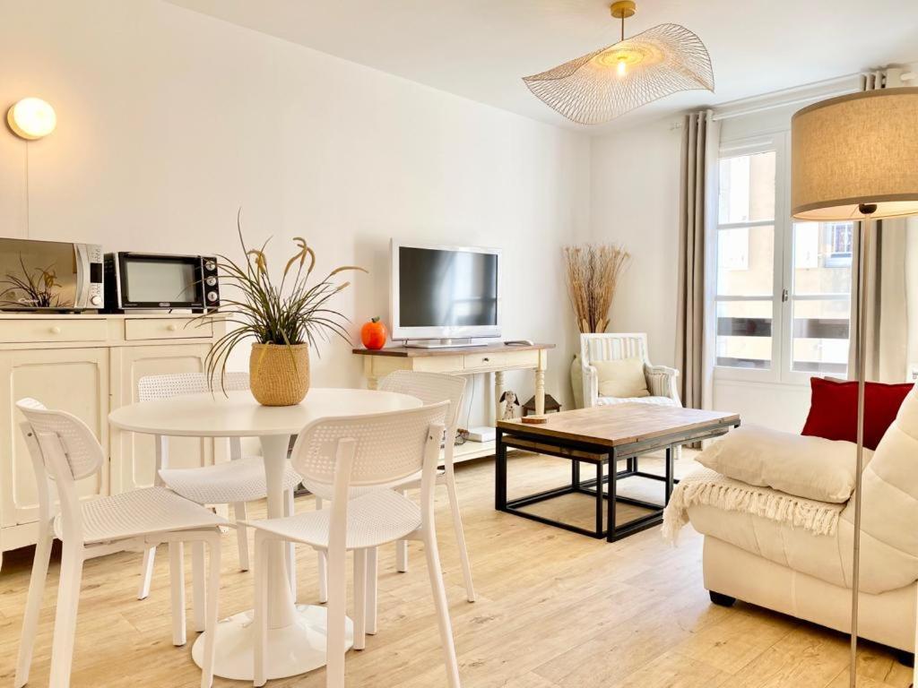 Appartement Elegant Avec Vue Sur Le Port Saint-Martin-de-Ré Екстериор снимка